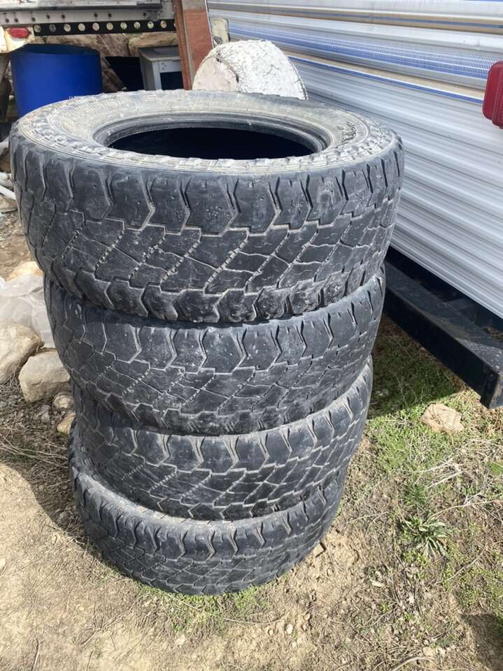 Tires 265/70 R17