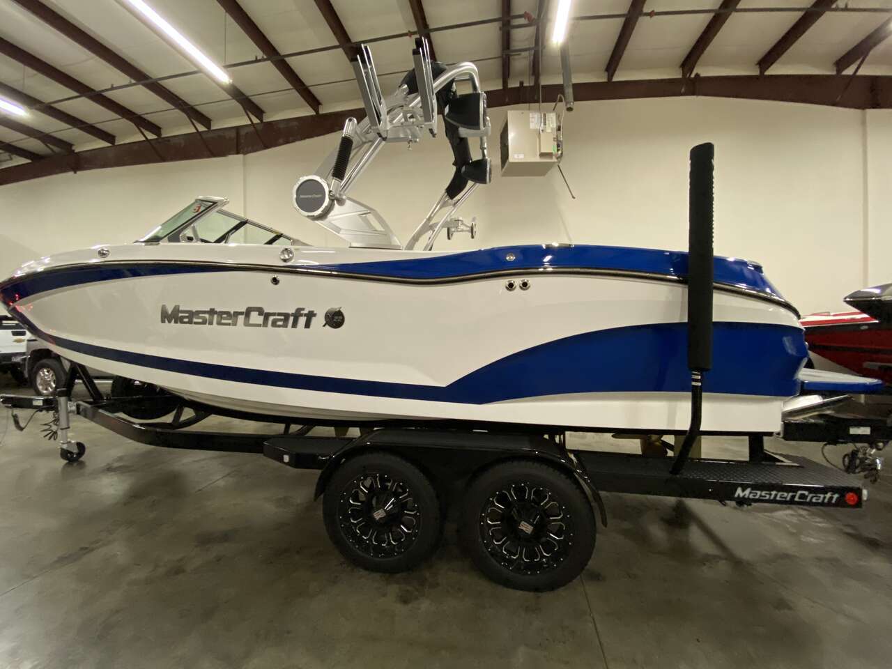 2019 MasterCraft X22 Surf Edition Boat 16 Person Low Hours