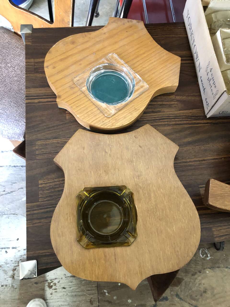 Super groovy, vintage Mid century highway sign shaped ashtrays, Antique ash tray, ashtray