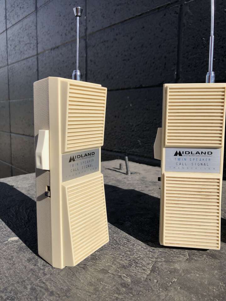 4 groovy, vintage 1971 Midland Walkie Talkies!! Roger that, over and out. antique