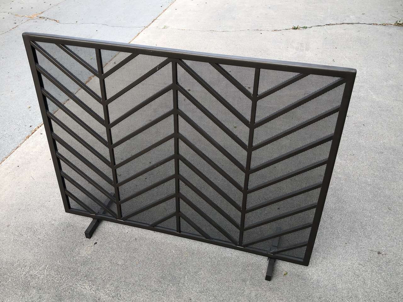 Beautiful Crate & Barrel handmade, metal fireplace screen. Was$300+ new. mid century styled
