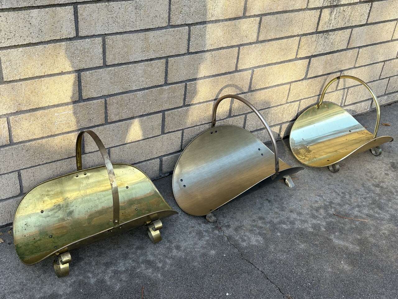 Beautiful  Vintage brass mid century Firewood  Log holders kindling antique. Mid century modern MCM