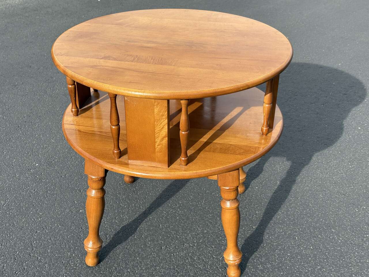 Beautiful Vintage 1950’s mid century solid  wooden side table dual tiered, Tell City, Ethan Allen Baumritter style fab wood top!