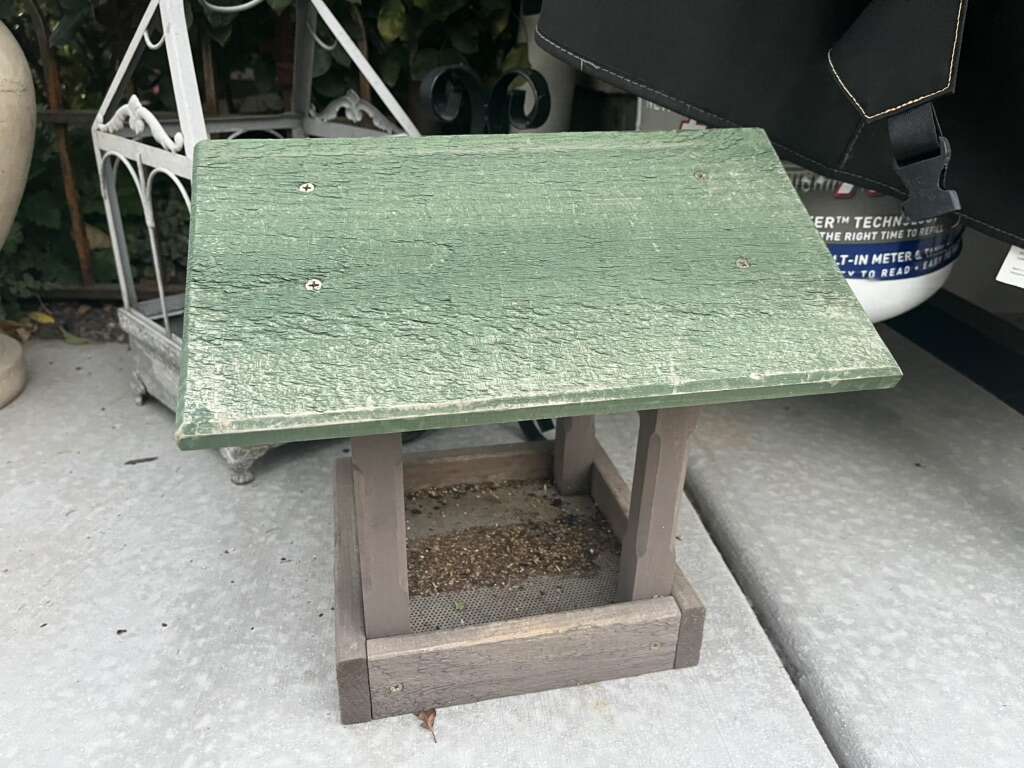 Ground Birdfeeder Perfect For Doves And Quail