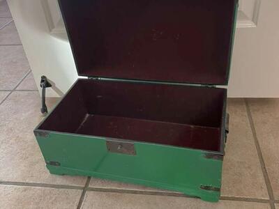 Green Medium Sized Trunk 17L 9.5T 9.5 D