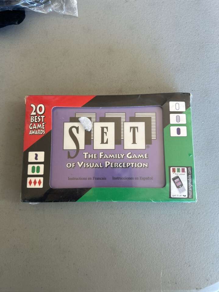 Vintage 1991 SET: The Family Card Game of Visual