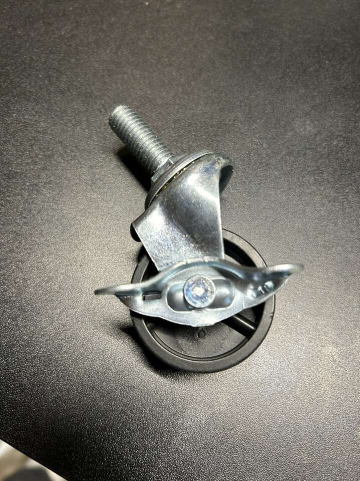 New set of 4  2 SINGLE LOCKING CASTER (4)