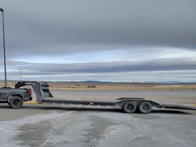 32 Foot Flatbed Gooseneck Trailer for Rent