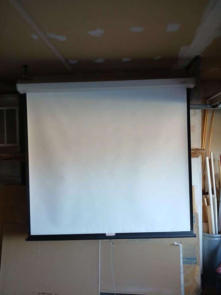 Da-Lite Projection Screen