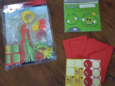 Angry Birds Party Loot Bags and Favors 4 Count