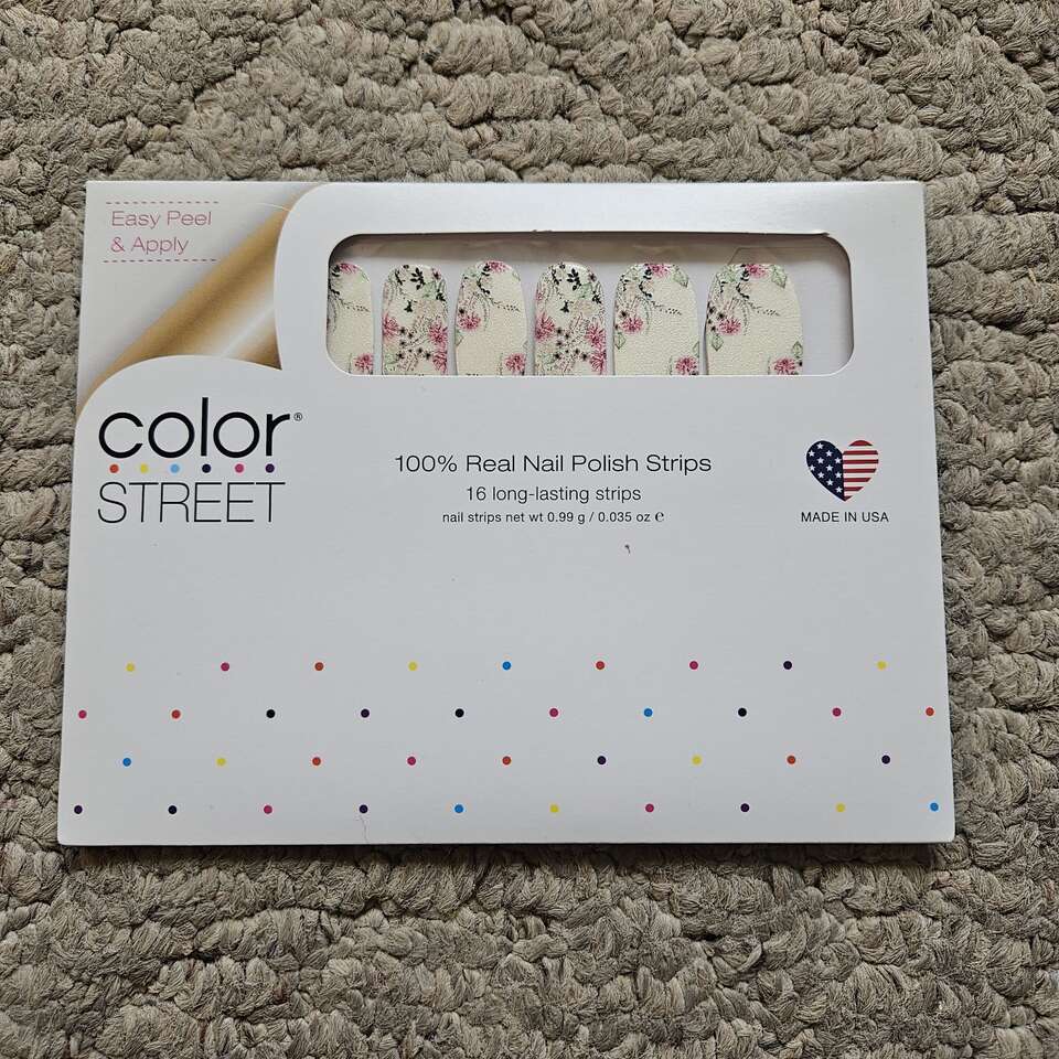 Color Street nail strips- flowers