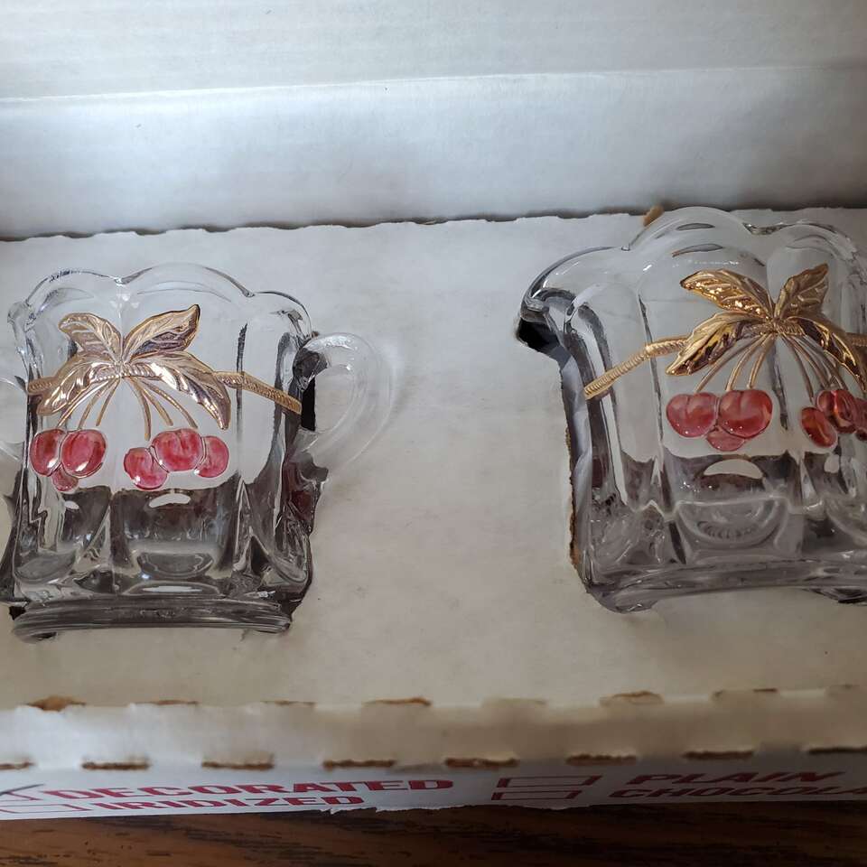 Creamer & Sugar - Cherry & Cable Pattern Mosser