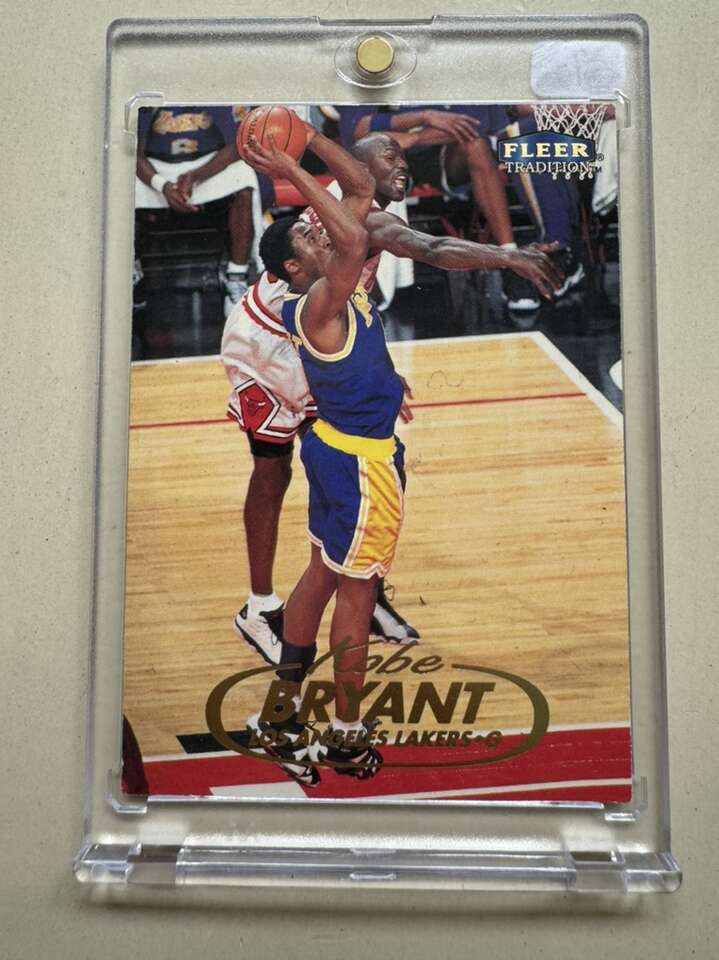 1998 Fleer Tradition Kobe Bryant #1 LA Lakers