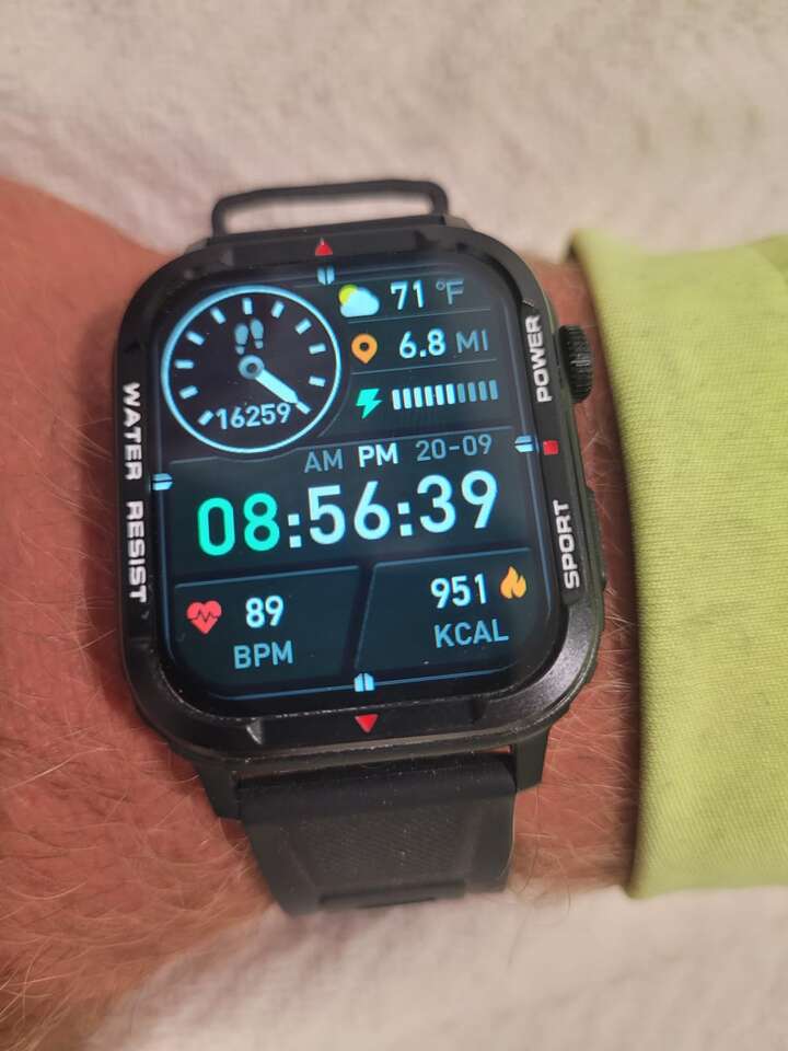 brand new in box Smart Watch(5 left)