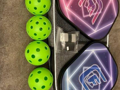 New in box Pickleball Paddles Set of 2(5 left)