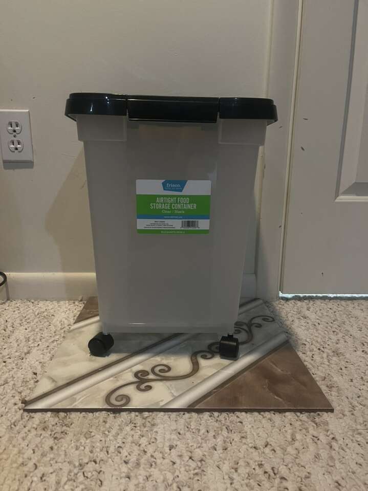 Airtight Dog And Cat Storage Container