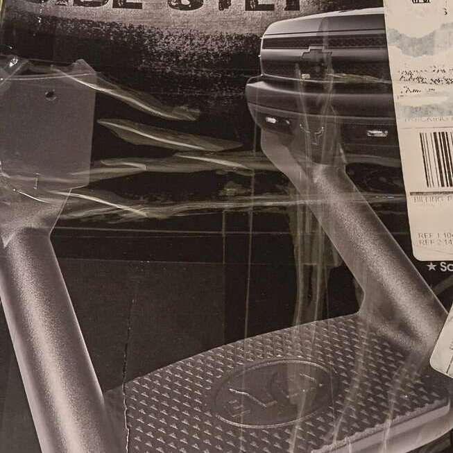 New Bully Universal steps pair