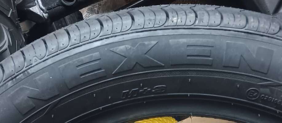 New 215/55r18 Nexen Npriz Ah8