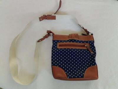 CHAPS Crossbody Ladies Beautiful Purse