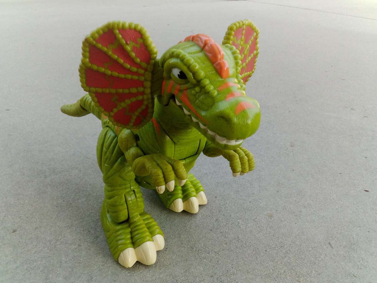 Imaginext Dilophosaurus Dinosaur Battery Operated Growling Walking