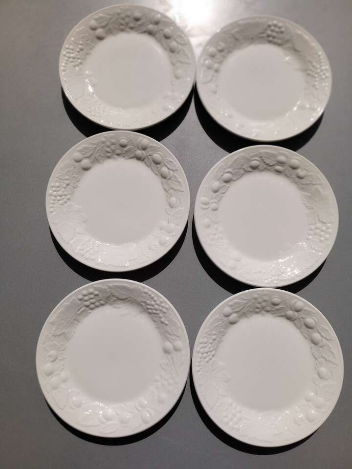 Six "Tabletops Gallery Fruit Harvest' Salad Plates