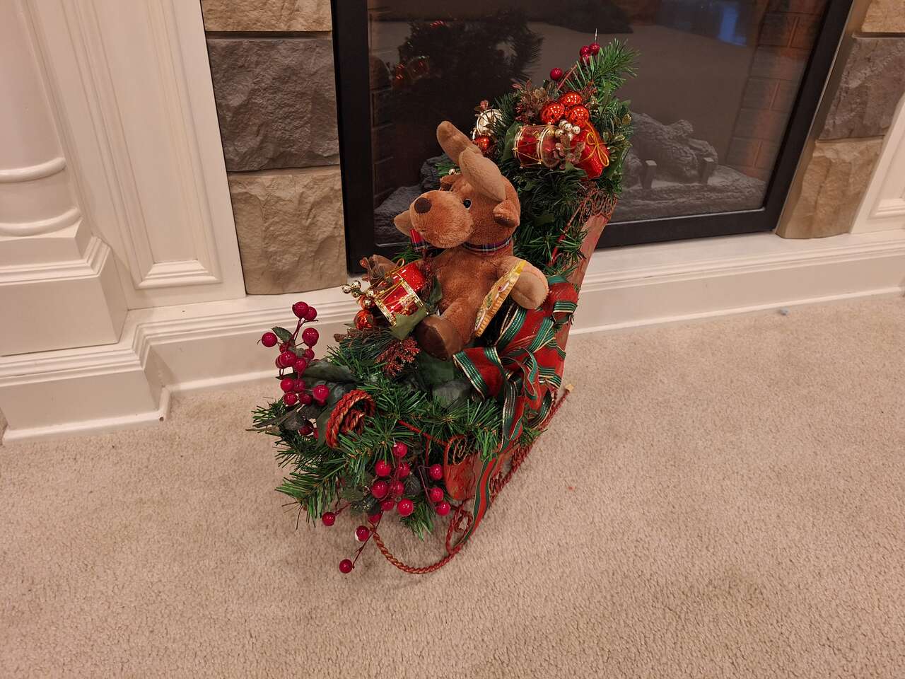 Stuffed animal Christmas Sleigh Centerpiece Decoration
