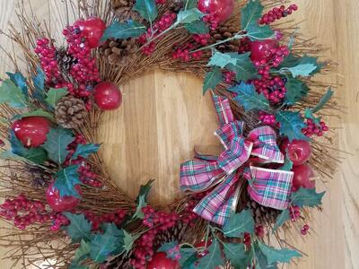 24" Holiday Wreath Rustic Cherry Apple with Plaid bow