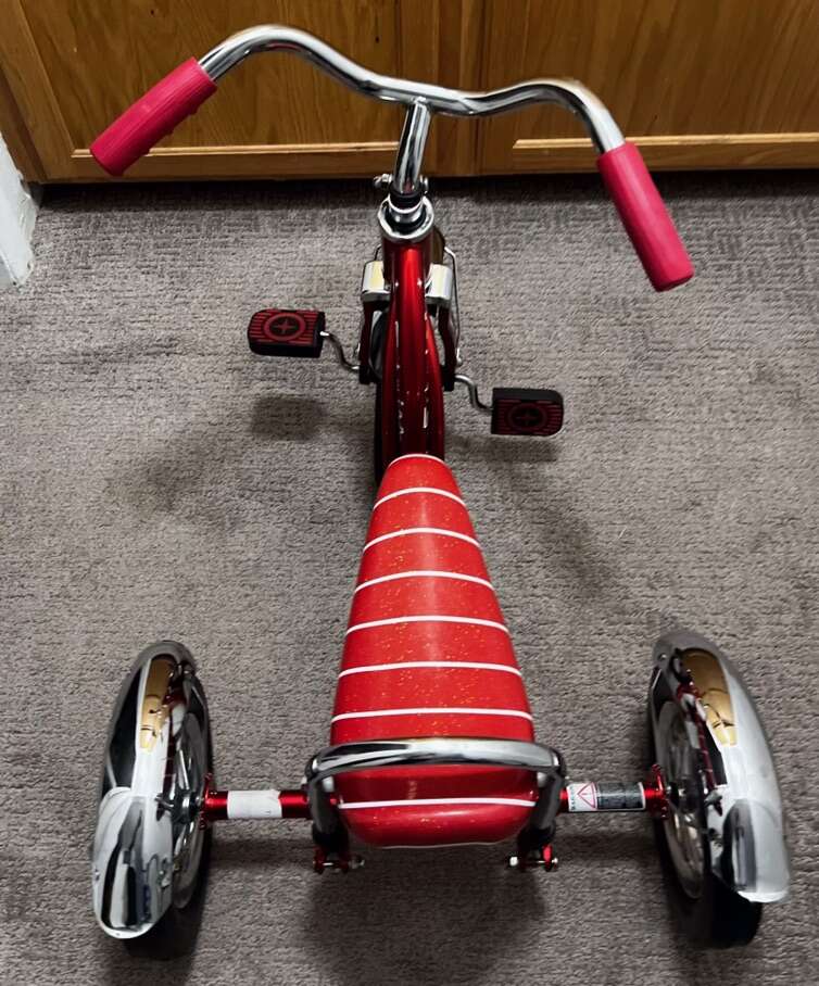 LIL SCHWINN Sting-Ray Tricycle
