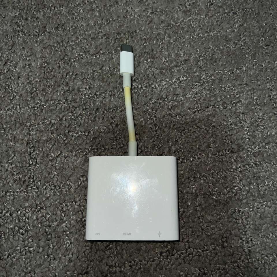 Apple A1621 USBC Digital Multiport Electronics