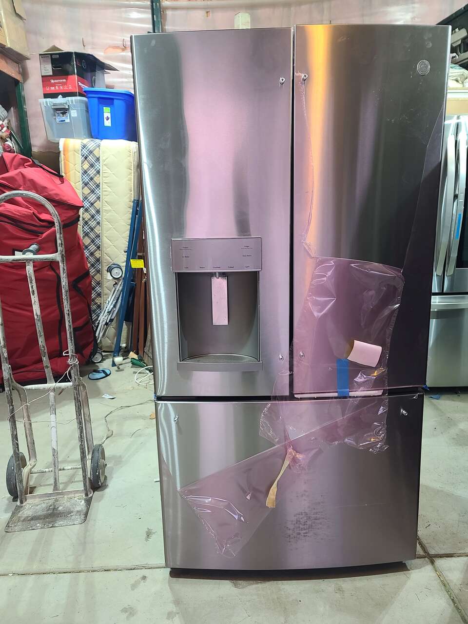 GE GYE22GYNBFS 22.2-cu ft Counter-Depth French Door Refrigerator with Ice Maker