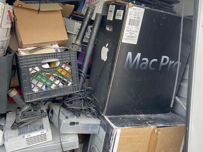 Garage Mac/PC Vinyls Comics W&D Projectors