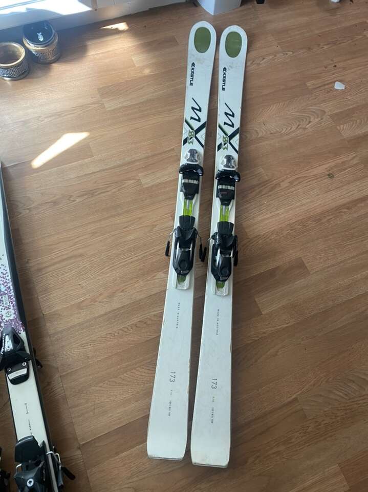 Kastle M83 Skis With Adjustable Bindings