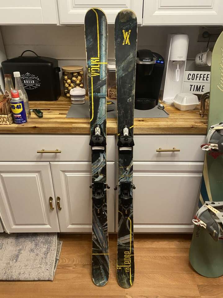 Volkl 155cm Twin Tips