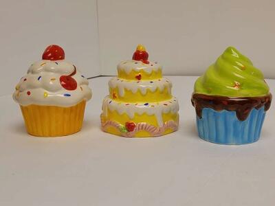 Lot of 3: Ceramic Cupcake Banks