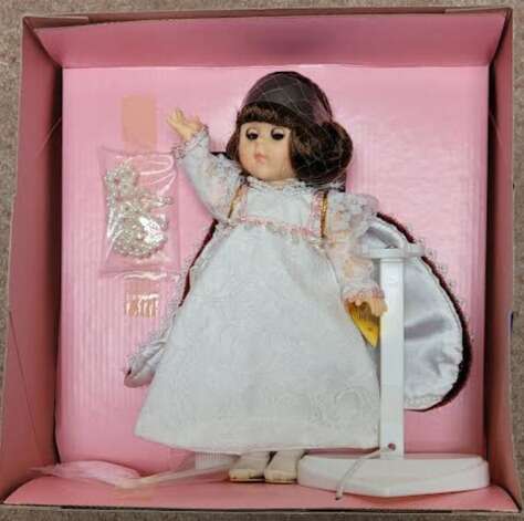 1986 Ginny doll #71-2030 Empress Josephine
