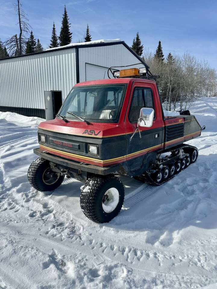 Awesome Track Truck Snow Ranch Farm Cabin