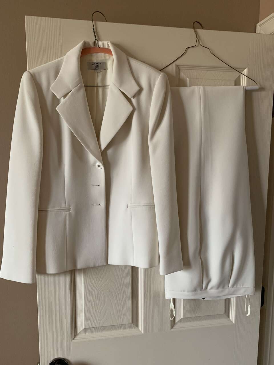 Stresa Women's White Pant Suit