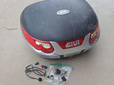 Givi E55 Maxia 3 top case motorcycles