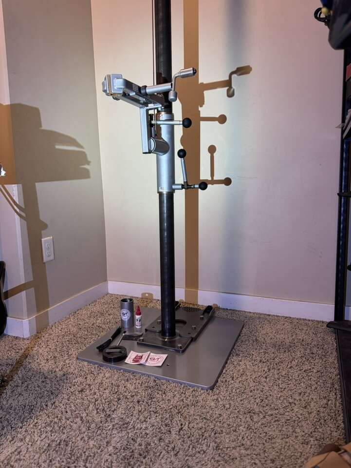 Efficient Velo Tools EZ-Lift Bike Repair Stand