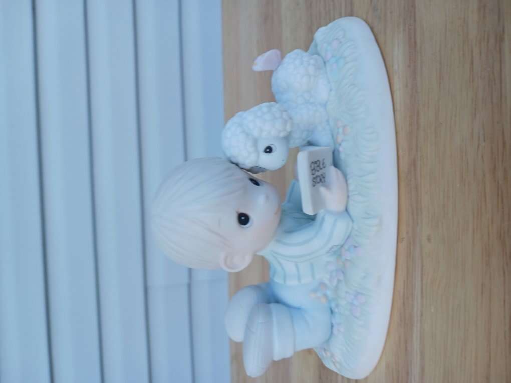 Precious Moments - I Love to Tell the Story