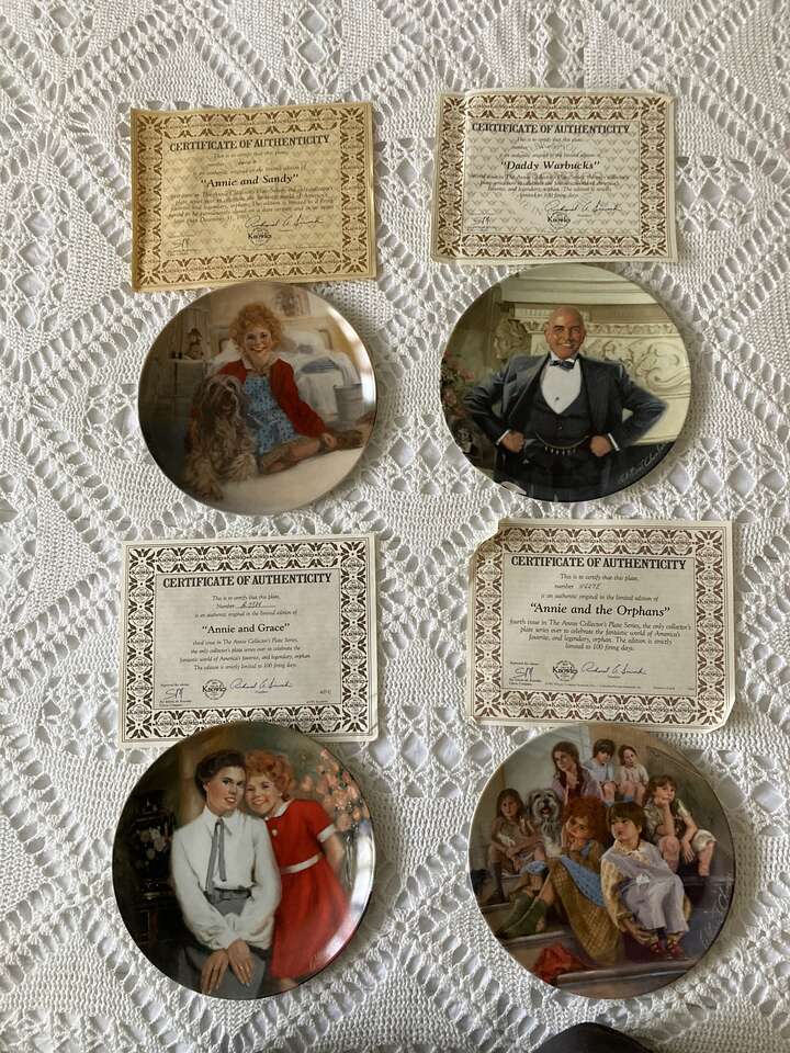 Annie Collector Plates