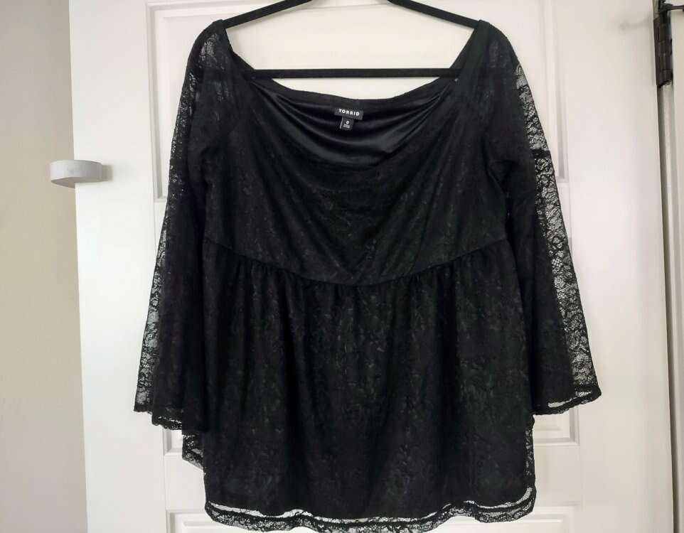 Torrid Size 0 Black Lace Bell Sleeve Top, Like New