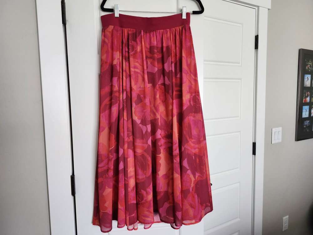 Womens 10-12 Chiffon Skirt w/ Shorts, Torrid 00