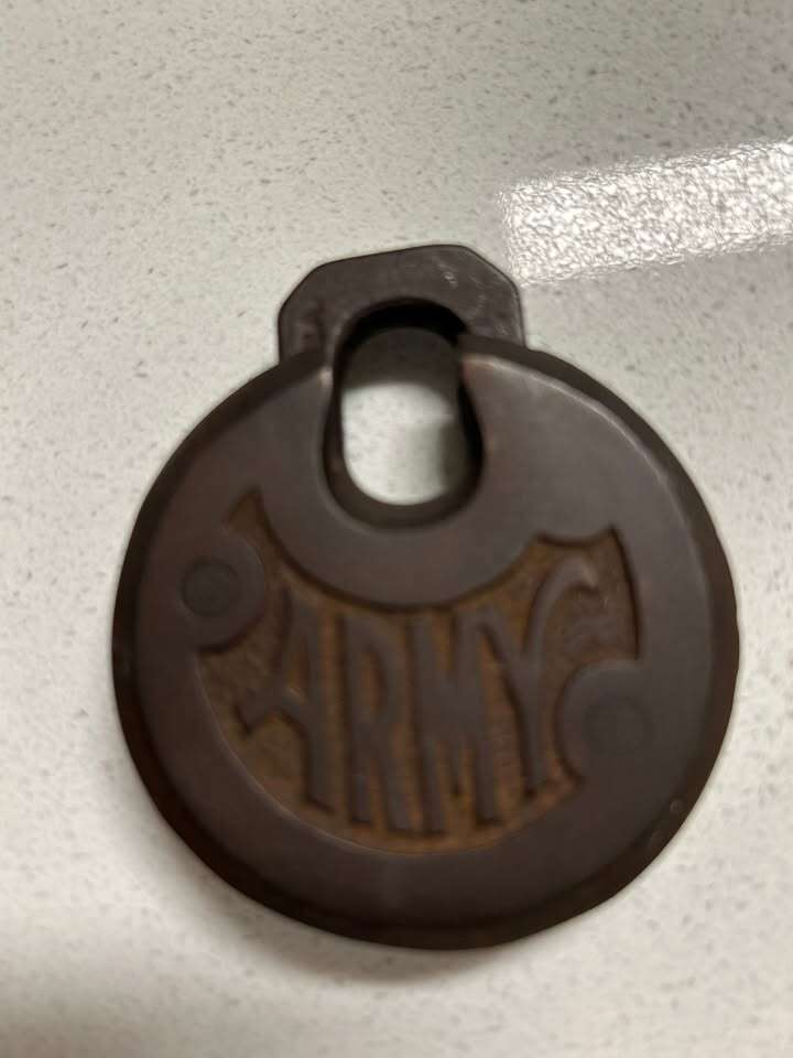 US ARMY CAST IRON PANCAKE PADLOCK. No Key.