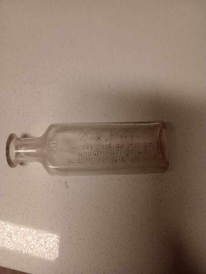 BG Kuoth Dispensing Druggist Bottle