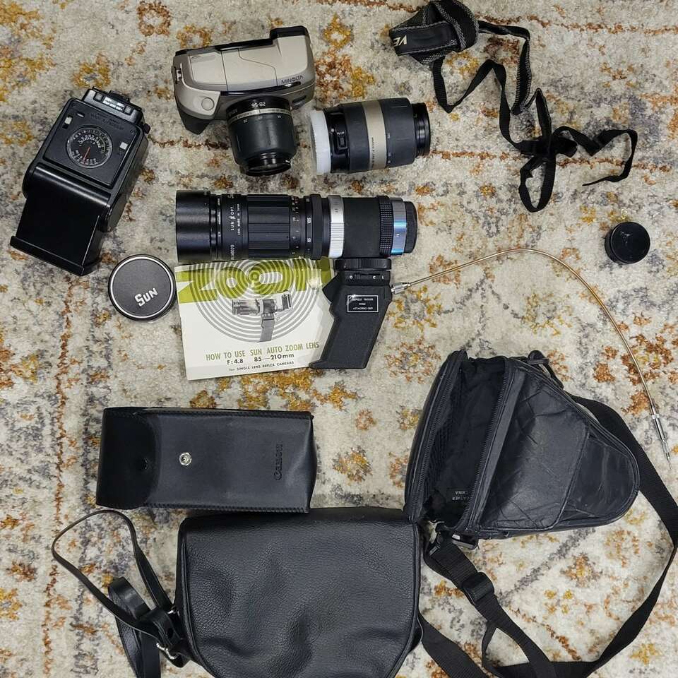 Camera and zoom lenses lot