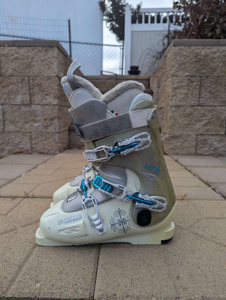 Dalbello Lotus Ski Boots Size 26.5
