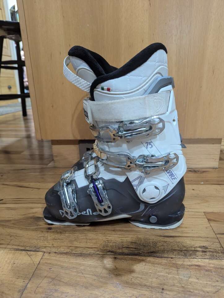 Dalbello Aspire 75 Women's ski Boots Size 23.5
