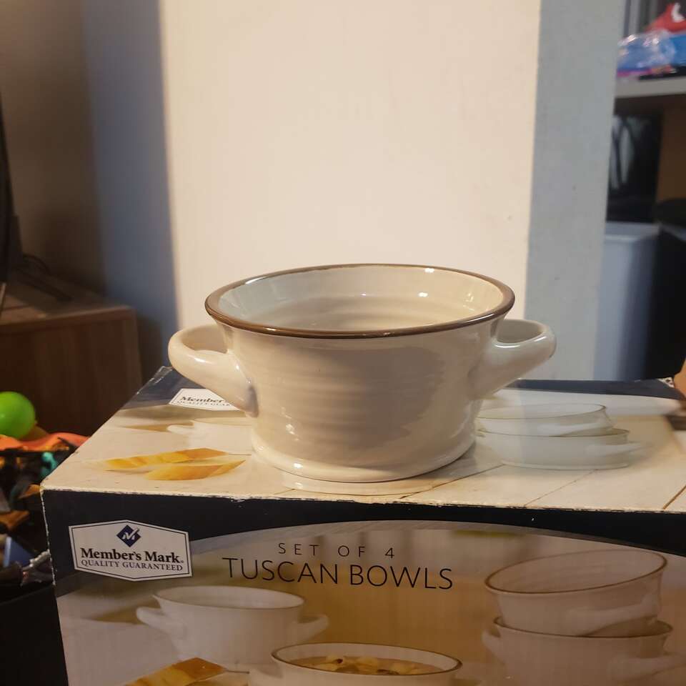 Tuscan bowl set