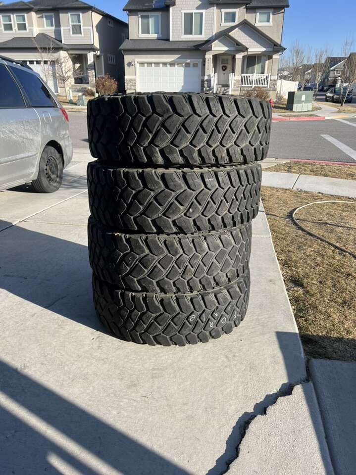 37x12.50R17Firestone Destination